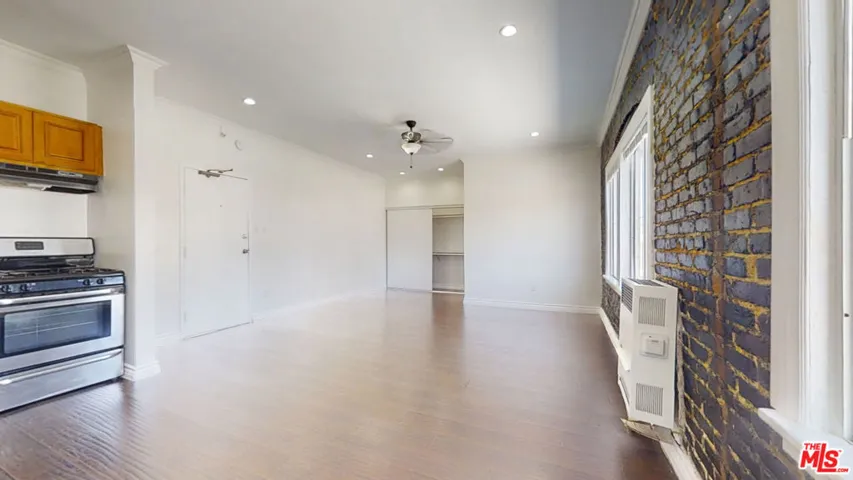 738 New Hampshire Avenue 206, Los Angeles, California 90005