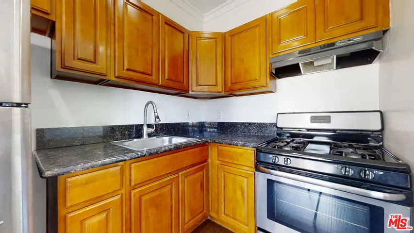 738 New Hampshire Avenue 206, Los Angeles, California 90005