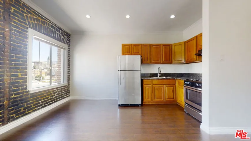 738 New Hampshire Avenue 206, Los Angeles, California 90005