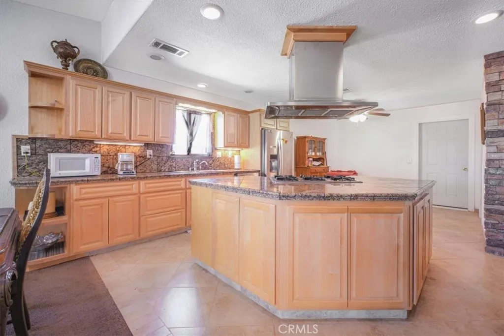 61975 La Brisa Drive, Joshua Tree, California 92252 home-pic-44