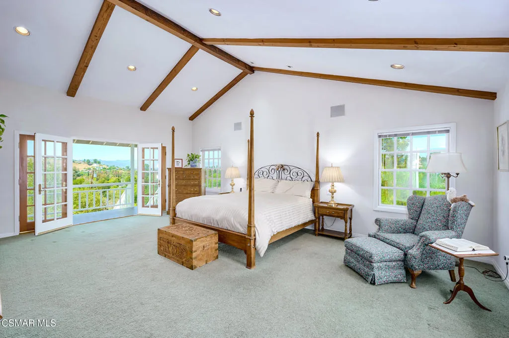 22101 Mulholland Drive, Woodland Hills, California 91364 home-pic-49