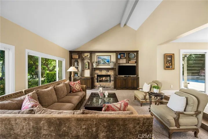 19180 Palm Vista, Yorba Linda, California 92886