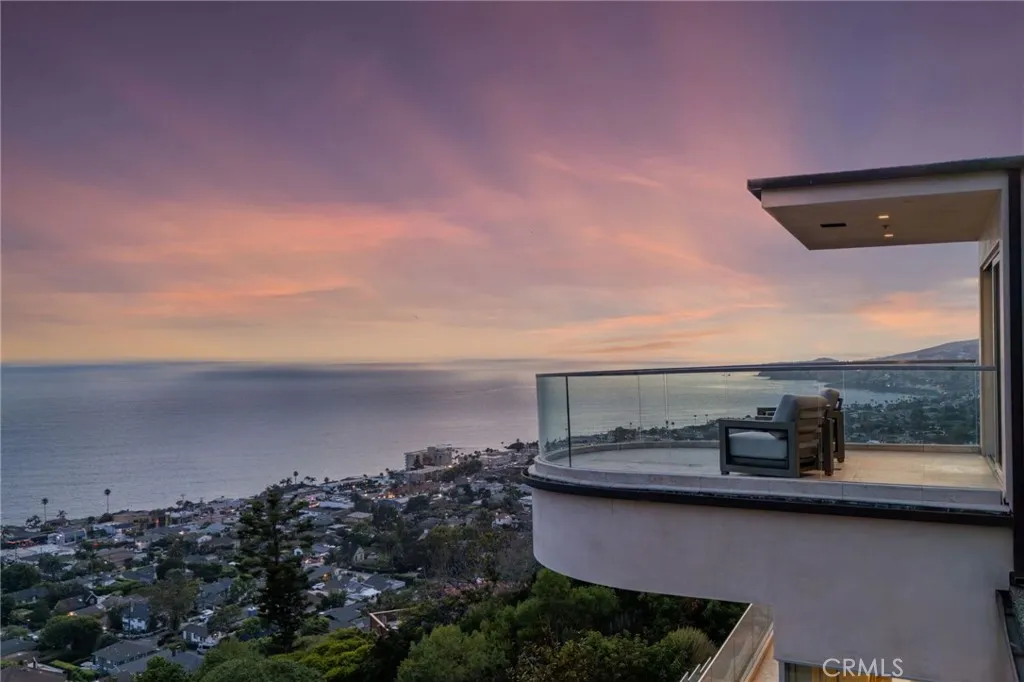 900 Gainsborough Drive, Laguna Beach, California 92651, 4 Bedrooms Bedrooms, ,5 BathroomsBathrooms,Residential,For Sale,Gainsborough,OC25136591