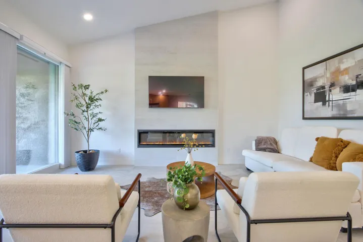 10-Living-Room