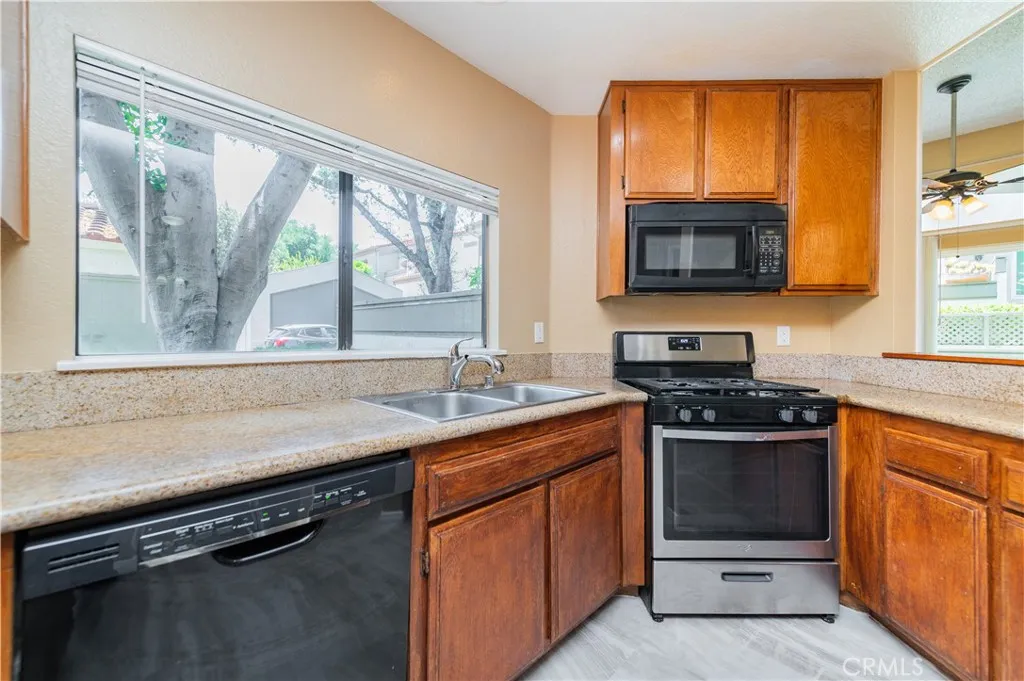 45 Willowcrest Lane, Pomona, California 91766 home-pic-11