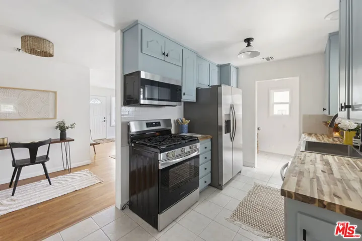 21109 Longworth Avenue, Lakewood, California 90715