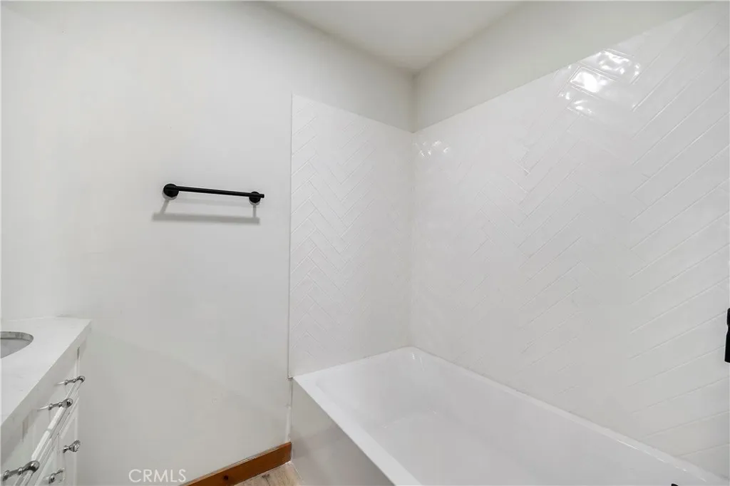 814 Glen View Lane, Twin Peaks, California 92391 home-pic-19