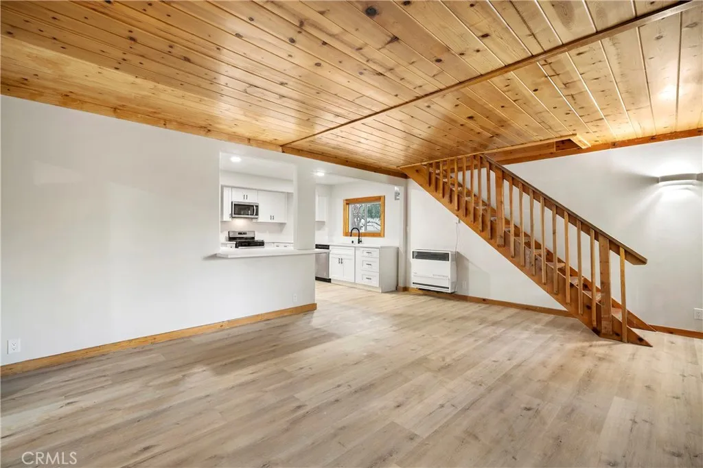 814 Glen View Lane, Twin Peaks, California 92391 home-pic-6
