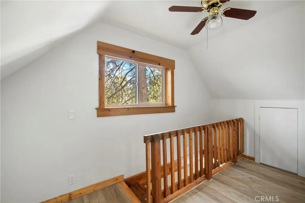 814 Glen View Lane, Twin Peaks, California 92391 home-pic-16