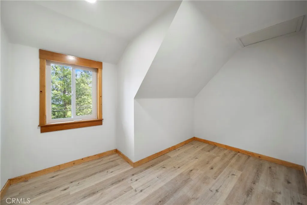 814 Glen View Lane, Twin Peaks, California 92391 home-pic-17