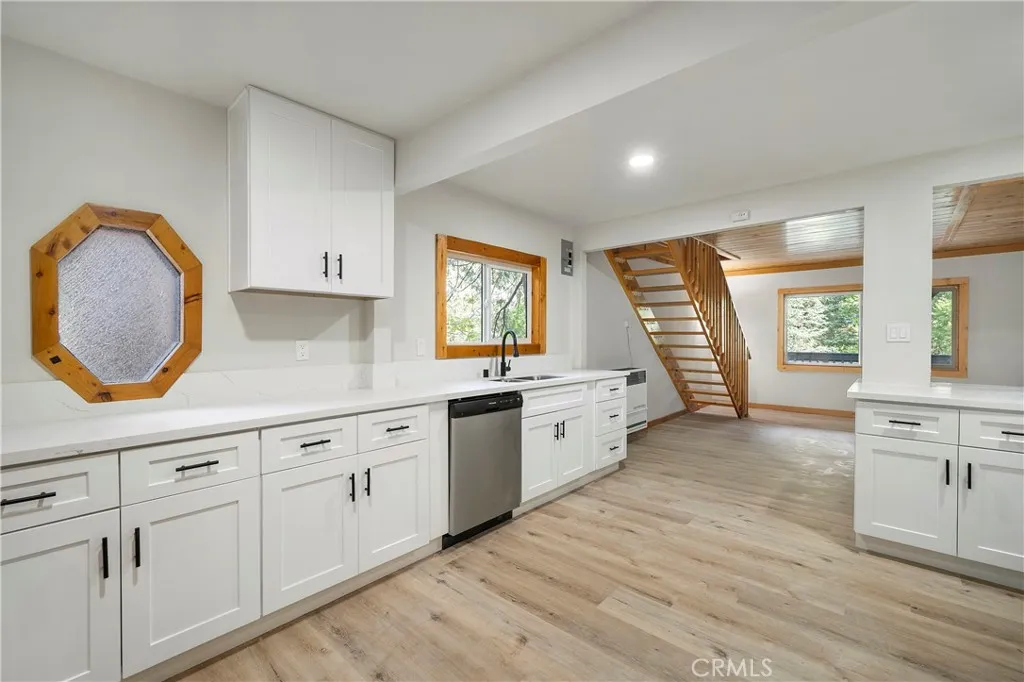 814 Glen View Lane, Twin Peaks, California 92391 home-pic-9