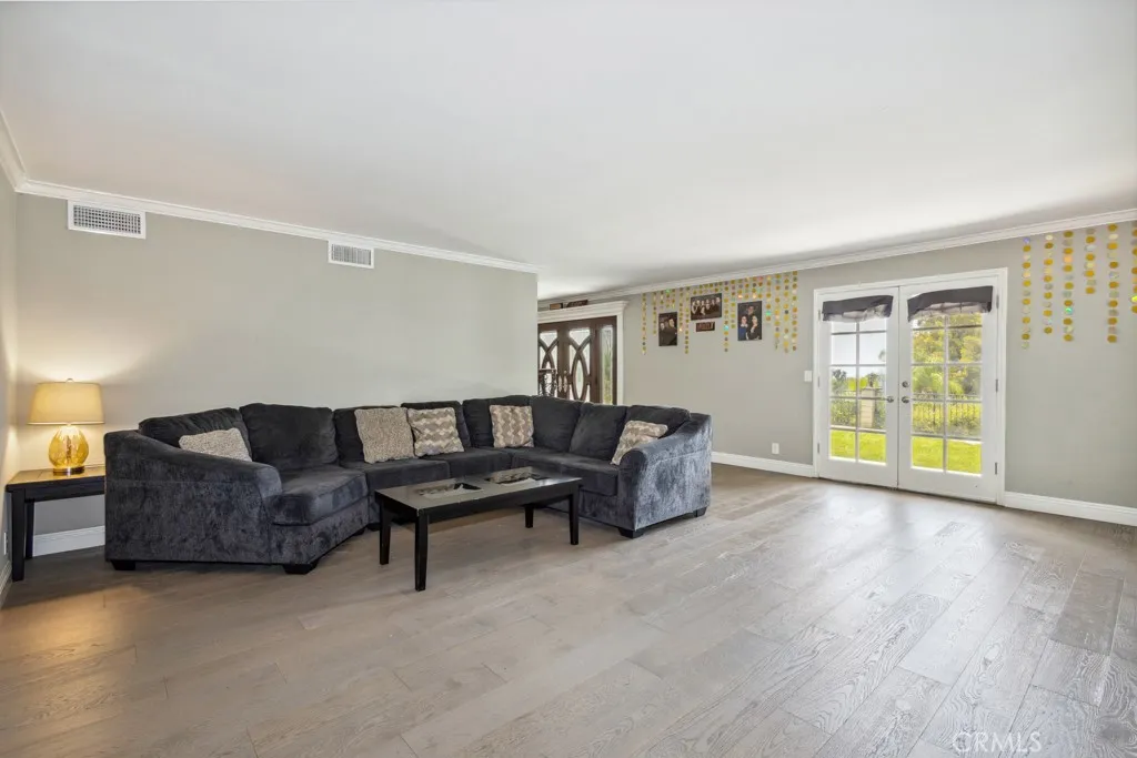 748 S Walnut Avenue, San Dimas, California 91773 home-pic-12