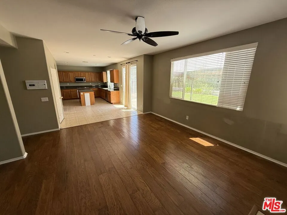 45300 Tioga Street, Temecula, California 92592 home-pic-12