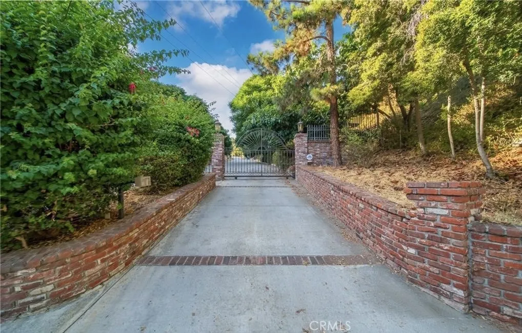 330 N Madison Avenue, Monrovia, California 91016 home-pic-0