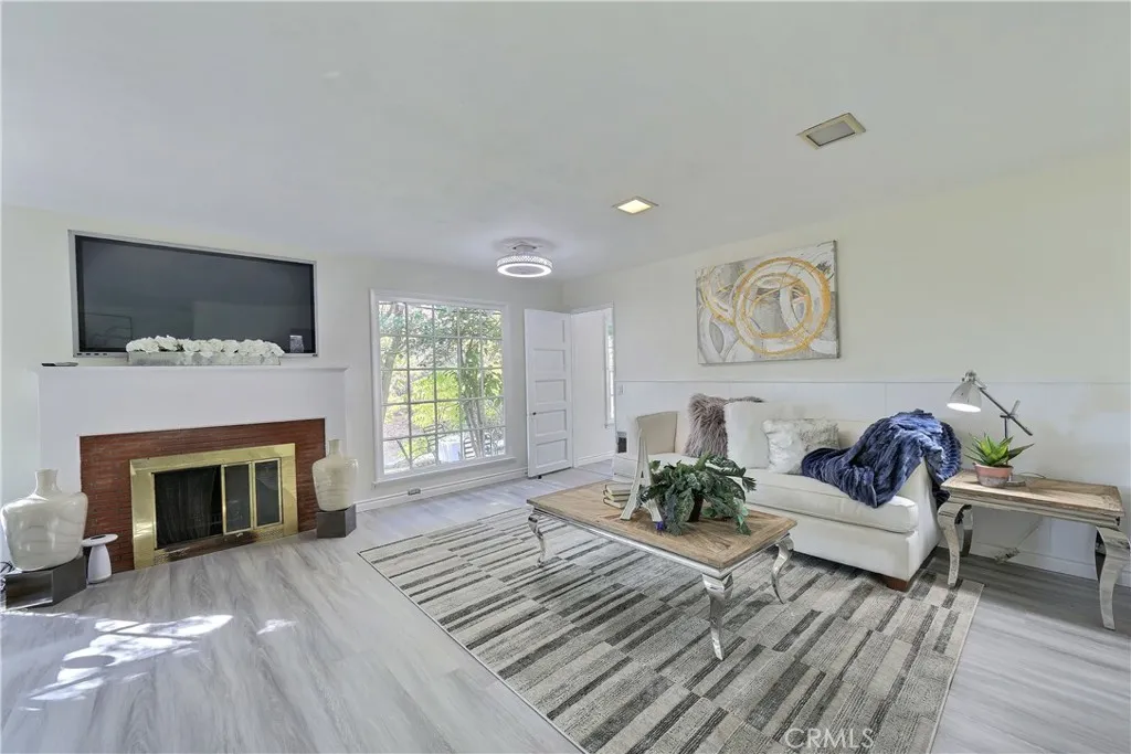 330 N Madison Avenue, Monrovia, California 91016 home-pic-4