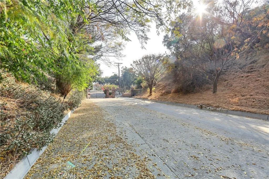 330 N Madison Avenue, Monrovia, California 91016 home-pic-24