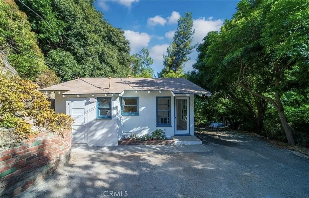 330 N Madison Avenue, Monrovia, California 91016 home-pic-2