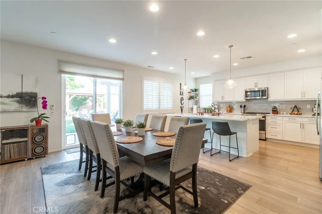 1827 Montecito Lane, Redlands, California 92374 home-pic-11