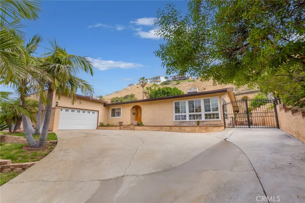 10165 Sully Drive, Sun Valley, California 91352, 3 Bedrooms Bedrooms, ,2 BathroomsBathrooms,Residential,For Sale,Sully,GD25135640