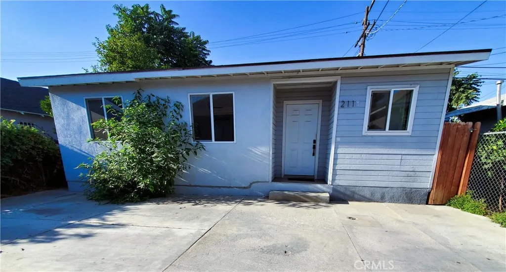 211 W 52nd Street, Los Angeles, California 90037 home-pic-0