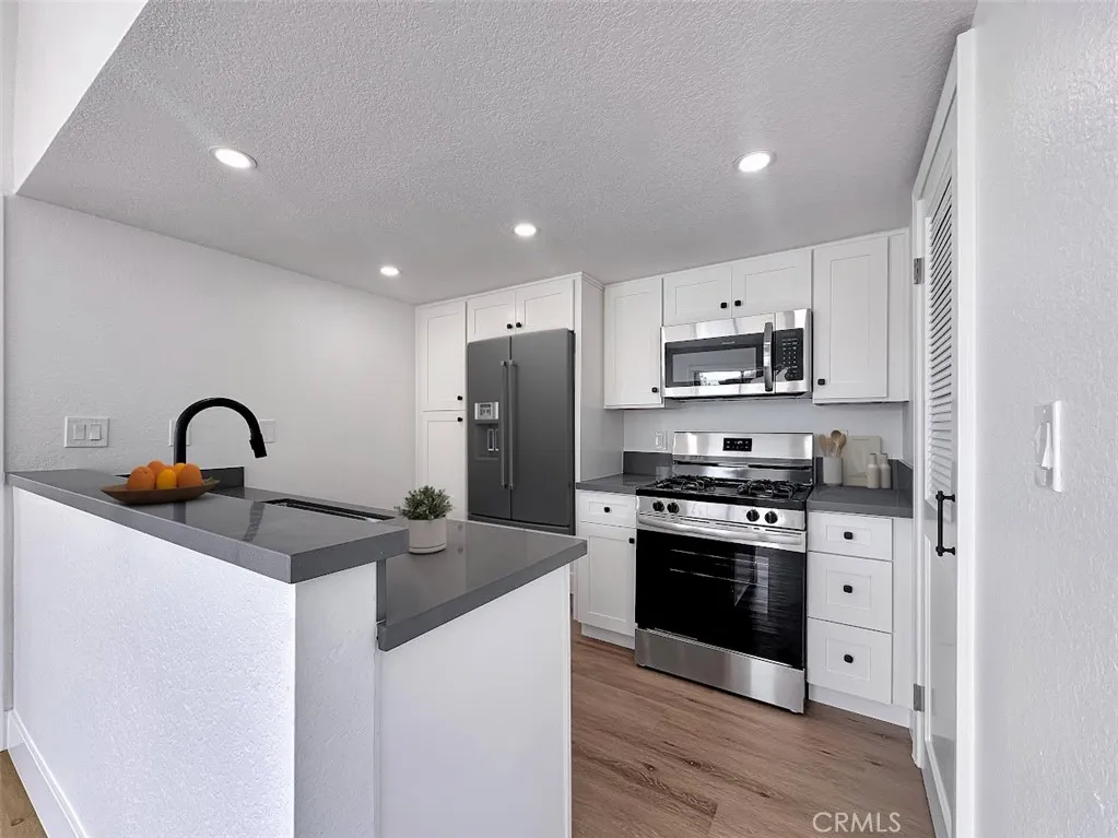 17333 Brookhurst Street D6, Fountain Valley, California 92708 home-pic-7