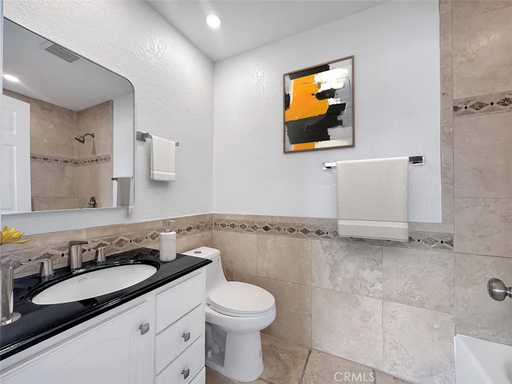 17333 Brookhurst Street D6, Fountain Valley, California 92708 home-pic-11