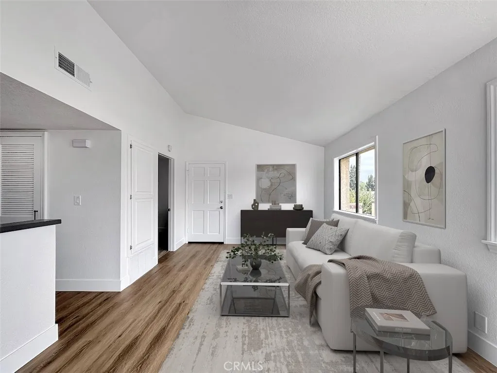 17333 Brookhurst Street D6, Fountain Valley, California 92708 home-pic-5