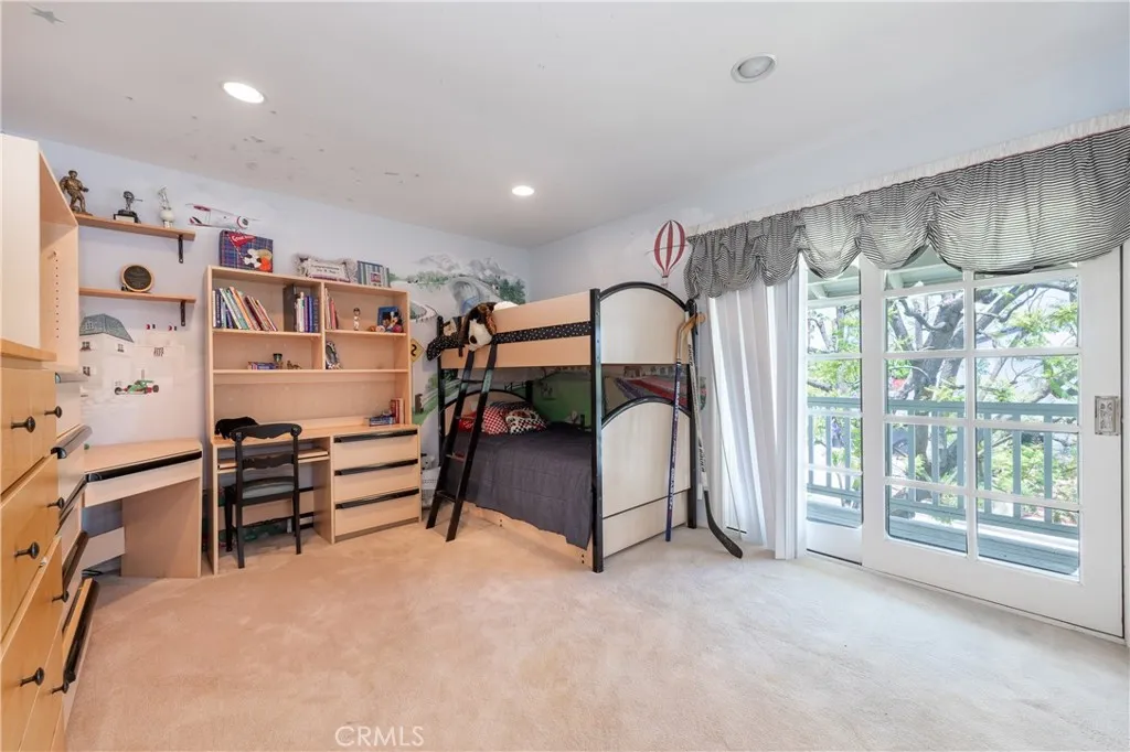 3541 Westfall Drive, Encino, California 91436 home-pic-34