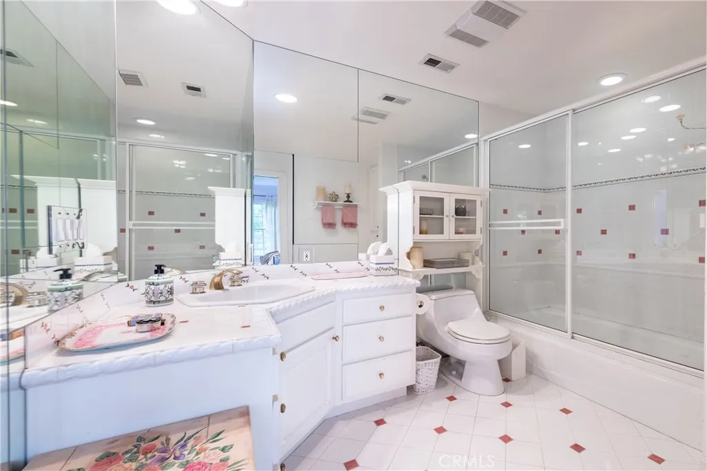 3541 Westfall Drive, Encino, California 91436 home-pic-29