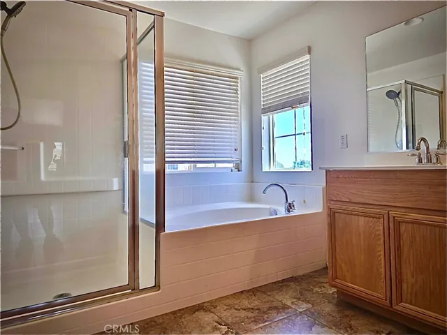 13377 Porter Creek Street, Oak Hills, California 92344