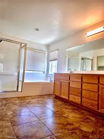 13377 Porter Creek Street, Oak Hills, California 92344