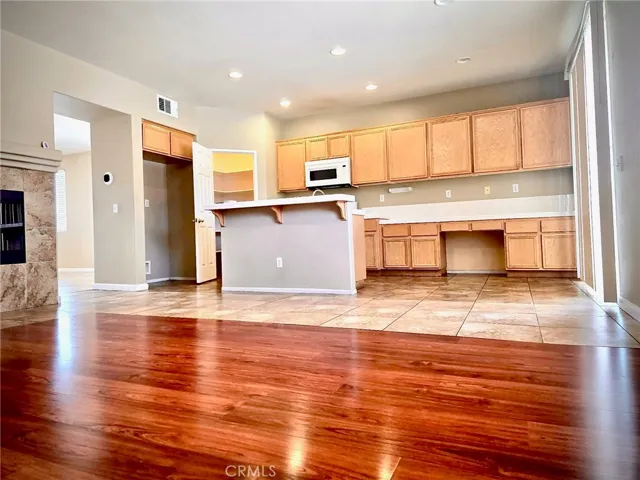 13377 Porter Creek Street, Oak Hills, California 92344