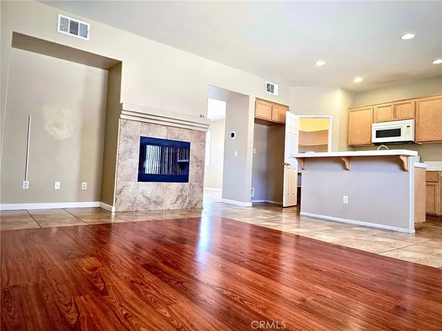 13377 Porter Creek Street, Oak Hills, California 92344