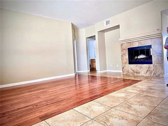13377 Porter Creek Street, Oak Hills, California 92344
