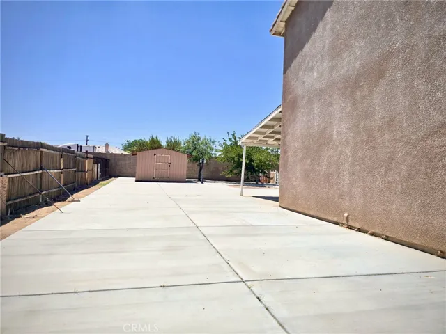 13377 Porter Creek Street, Oak Hills, California 92344