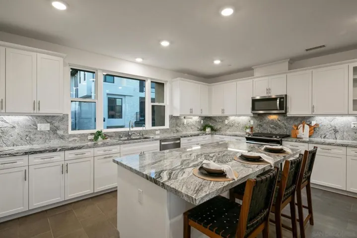 2779 Via Alta Pl, San Diego, California 92108