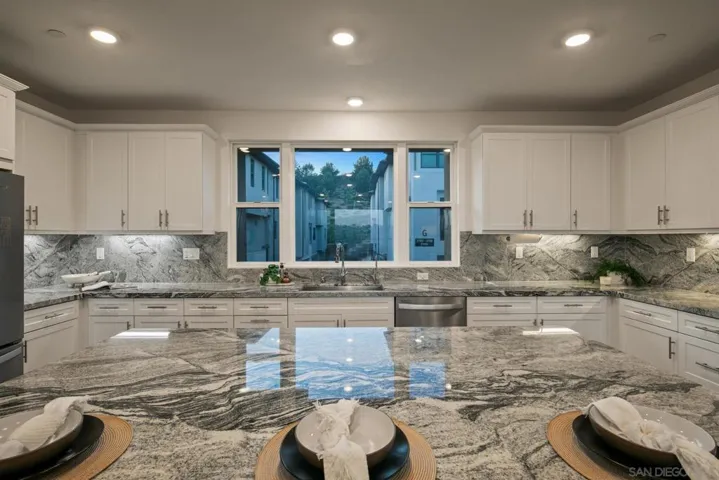 2779 Via Alta Pl, San Diego, California 92108