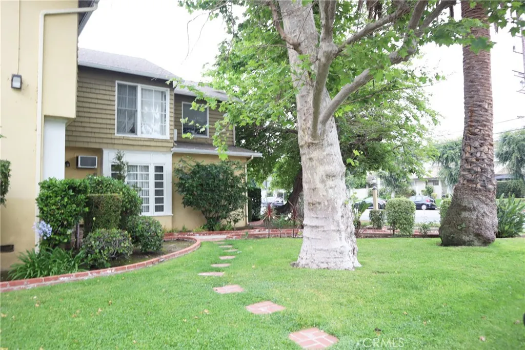 11755 Moorpark Street, Studio City, California 91604 home-pic-2