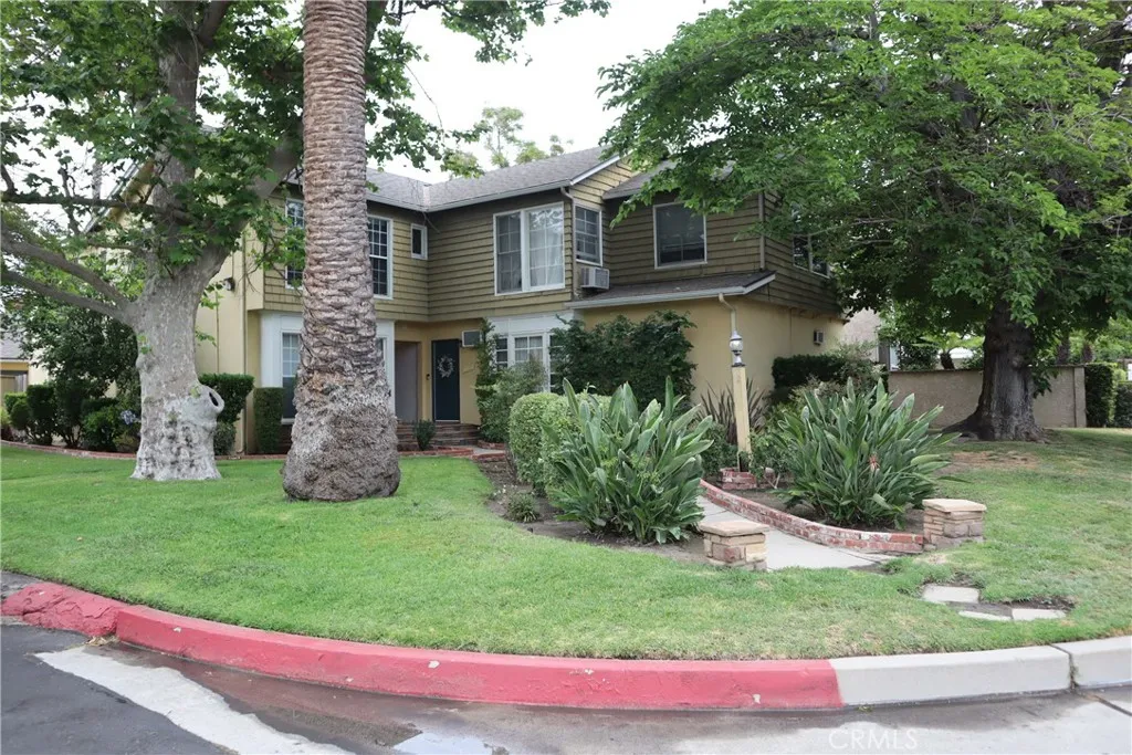 11755 Moorpark Street, Studio City, California 91604 home-pic-1