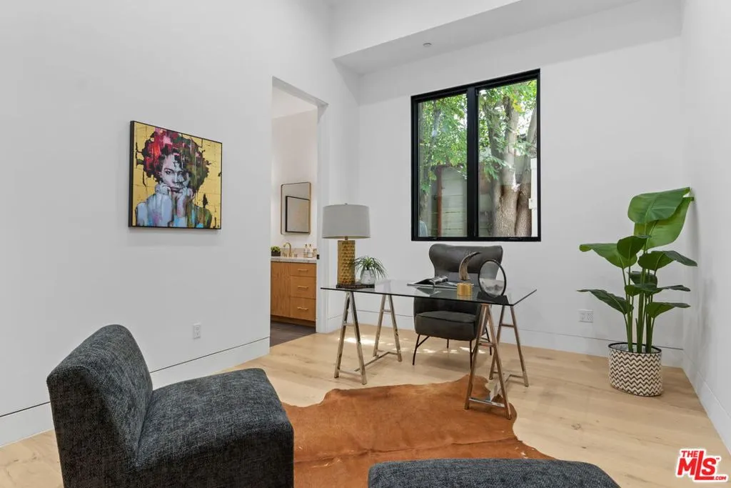 4535 Haskell Avenue, Encino, California 91436 home-pic-15