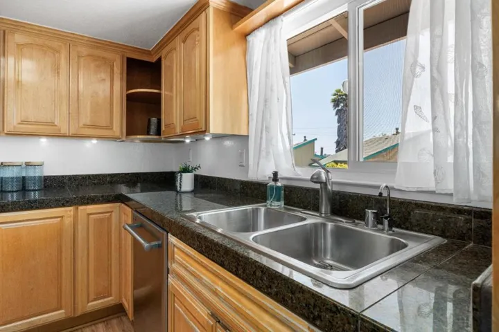 3360 Houts Drive A, Santa Cruz, California 95065