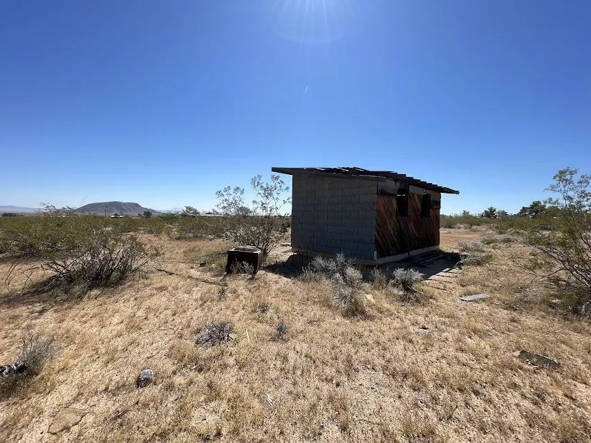 216 Jesse Road, Landers, California 92285 home-pic-3