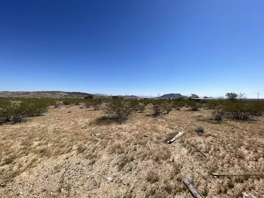 216 Jesse Road, Landers, California 92285 home-pic-21