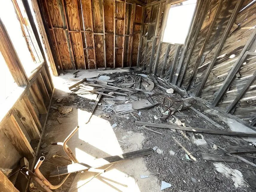 216 Jesse Road, Landers, California 92285 home-pic-9
