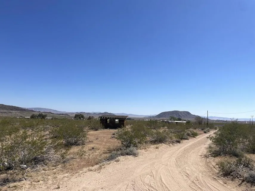 216 Jesse Road, Landers, California 92285 home-pic-15