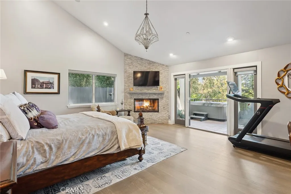 24311 Sylvan Glen Road, Calabasas, California 91302 home-pic-12