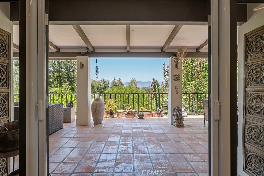 24311 Sylvan Glen Road, Calabasas, California 91302 home-pic-23