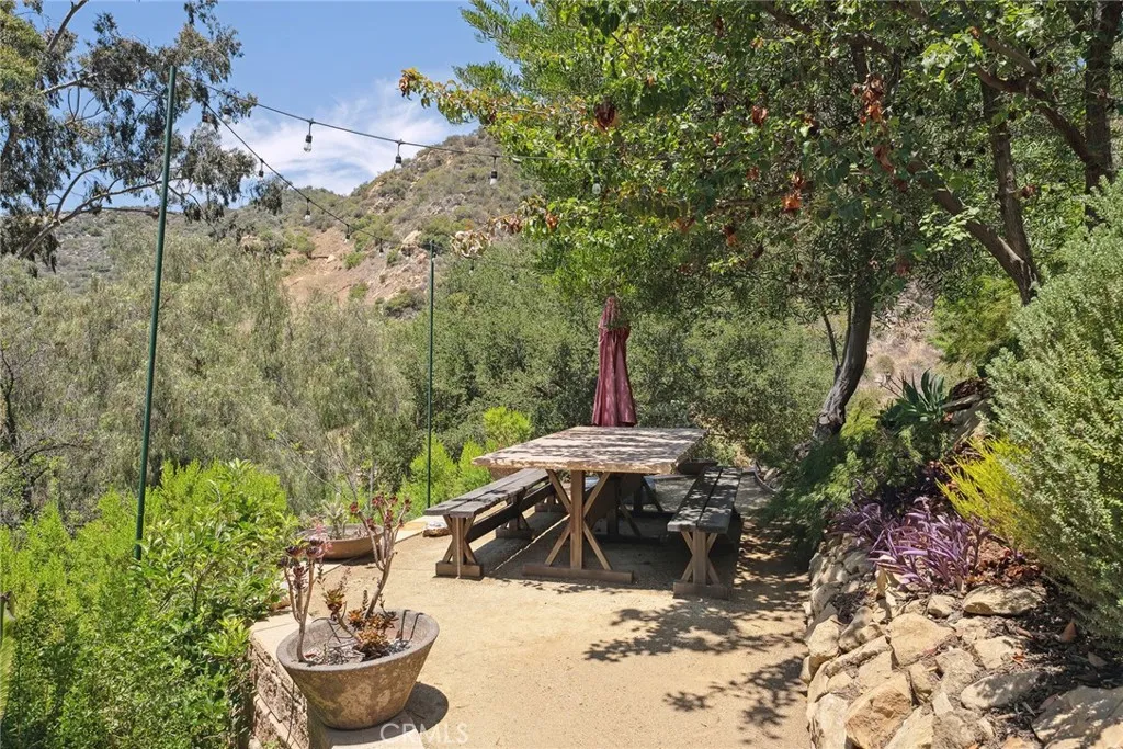 24311 Sylvan Glen Road, Calabasas, California 91302 home-pic-32