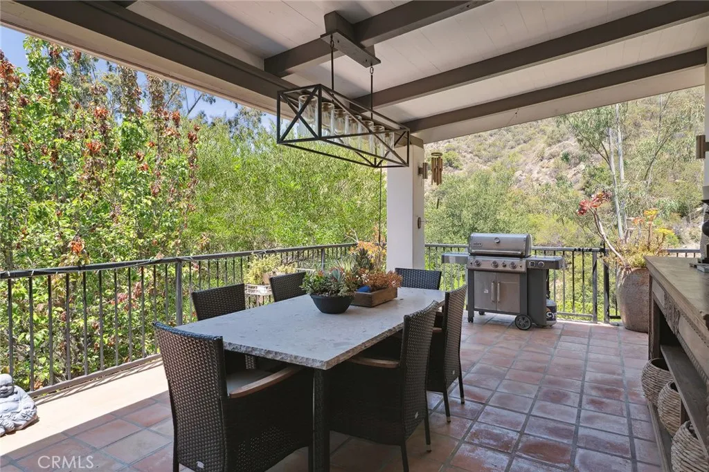 24311 Sylvan Glen Road, Calabasas, California 91302 home-pic-25