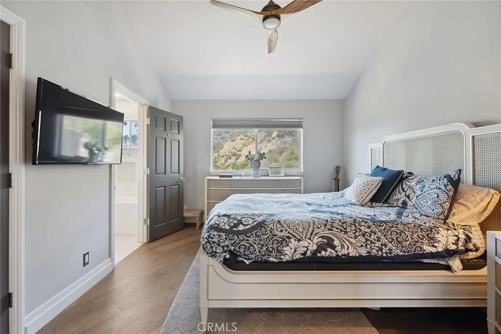 24311 Sylvan Glen Road, Calabasas, California 91302 home-pic-19